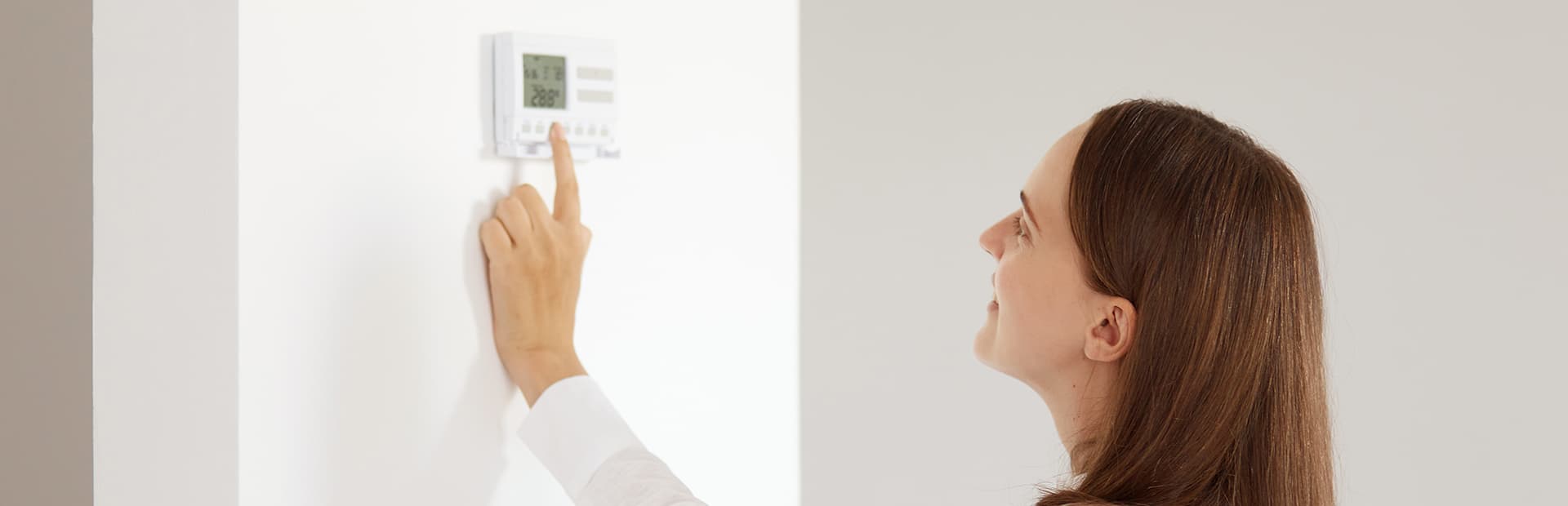 4 Smart Ways A Programmable Thermostat Can Save You Money
